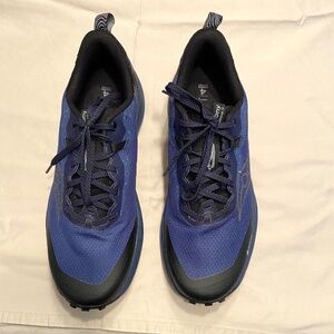 ALMOST NEW! Saucony Peregrine 15 GTX Waterproof Trail Shoes (Men's) size 11